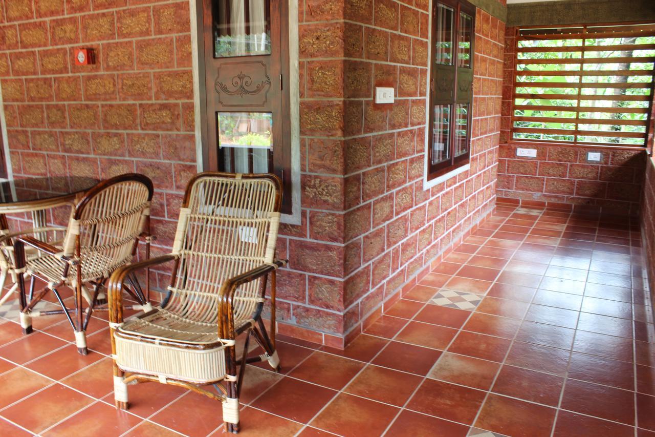 Neelambari Resorts Urakam ภายนอก รูปภาพ