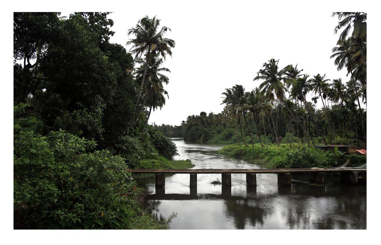 Neelambari Resorts Urakam ภายนอก รูปภาพ