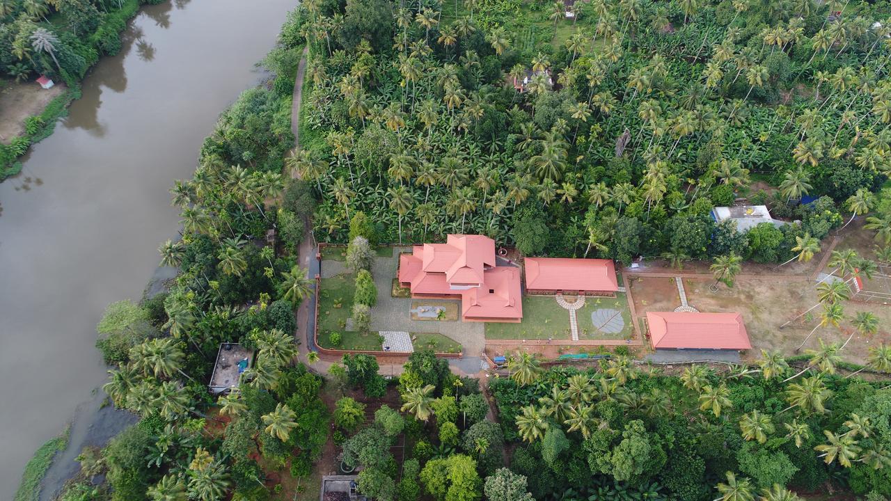 Neelambari Resorts Urakam ภายนอก รูปภาพ